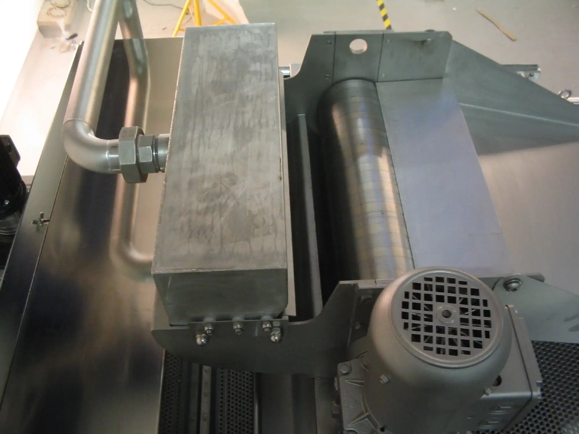 Magnetfilter mit Walze und Abstreifer